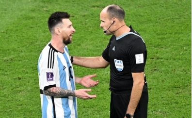 Messi �ok sert ele�tirmi�ti! Deneyimli hakemden emeklilik karar�!