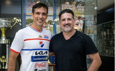 Santa Cruz, 44 yaşında transfer oldu!