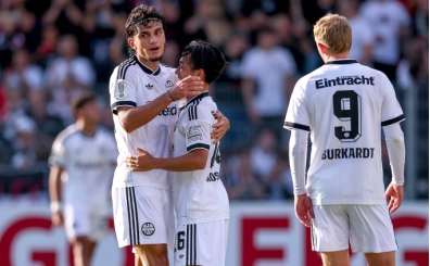 Can Uzun �ov yapt�: Frankfurt, 11 golle kazand�!