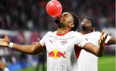 Leipzig, evinde Frankfurt'u dağıttı!
